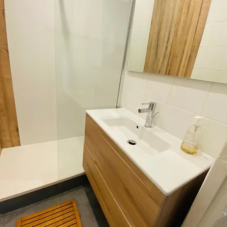 Motte Picquet Theatre Apartment *