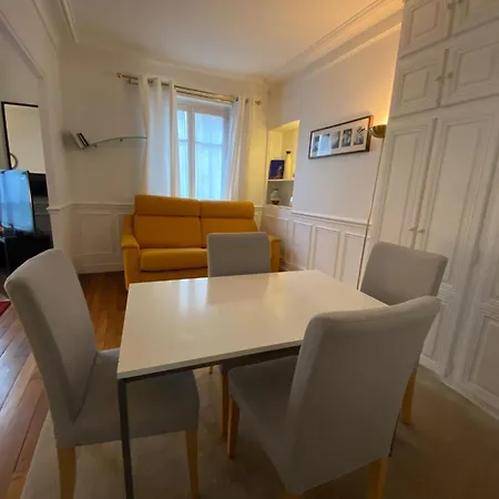 Apartment Motte Picquet Theatre
